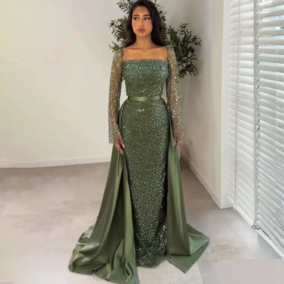 Green Sparkly Glitter Long Sleeves Satin Train Evening Gown