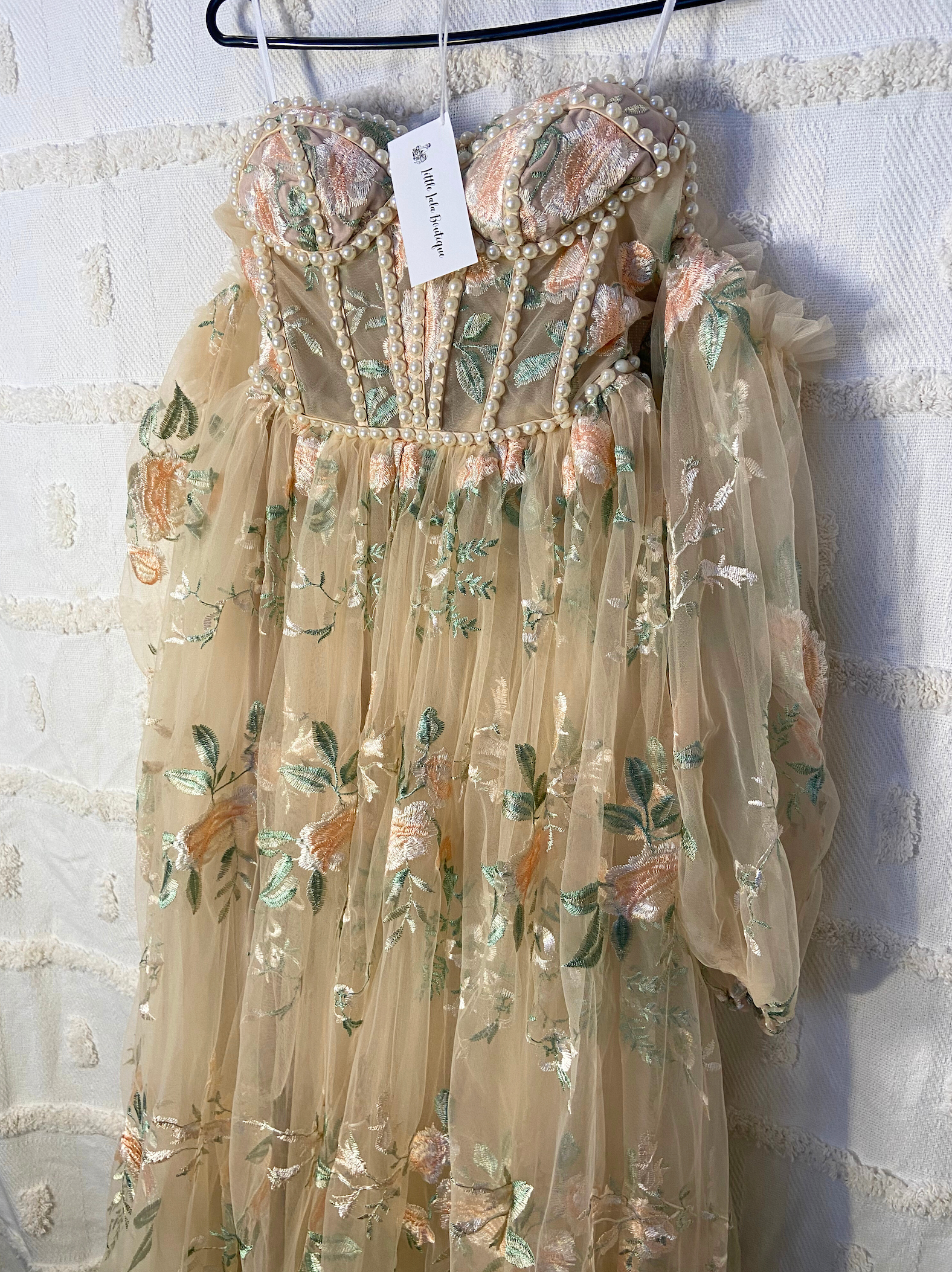 Beige Floral Embroidery Lace Evening Dress 16W Beige Floral Embroidery Lace Evening Dress 16W